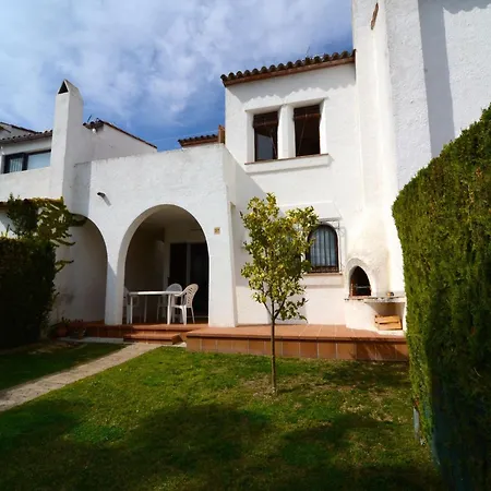 Les Capelles 37 Holiday home